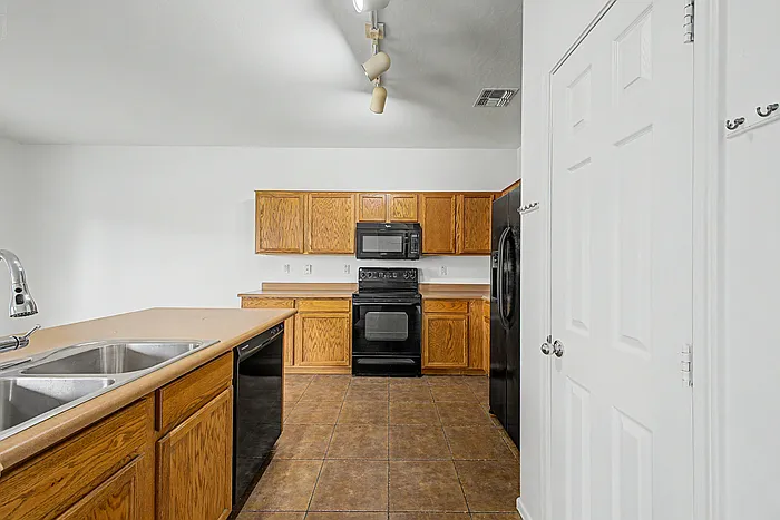 14165 W Crocus Dr — Photo 21