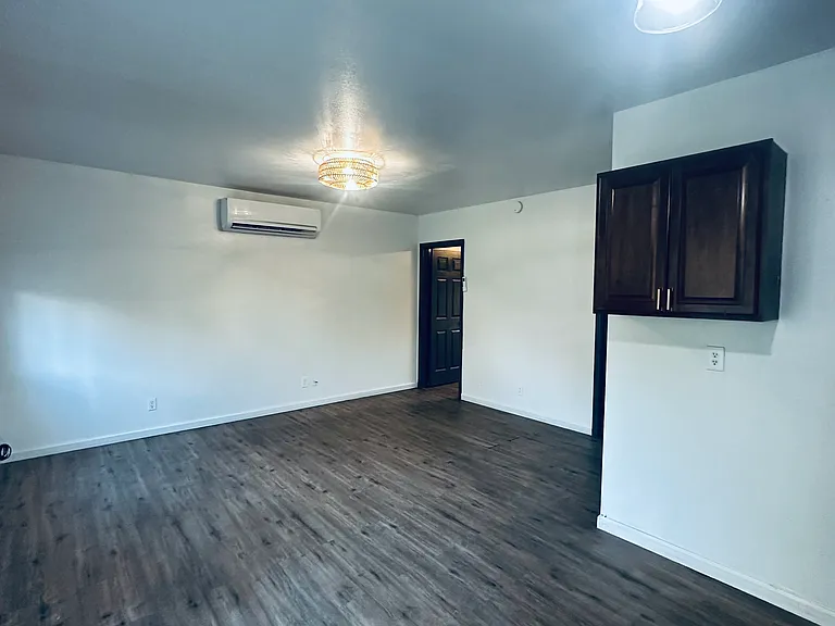 531 Haggin Ave #B — Photo 9