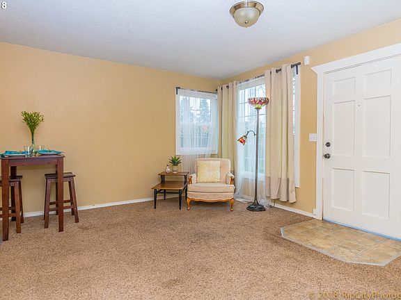 5th image of 2317 Howard St