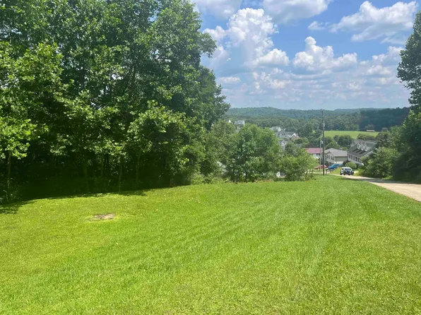 58 Regal Oaks, Barboursville, WV 25504