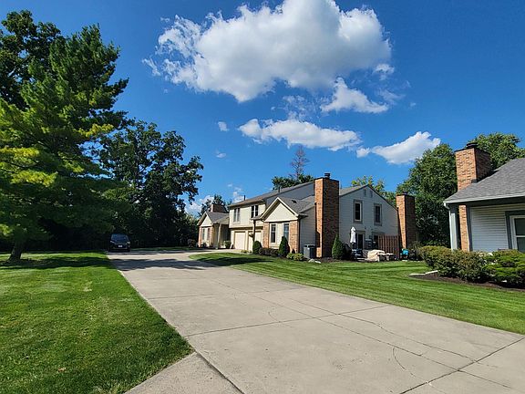 3rd image of 5136 Pinebrook Dr
