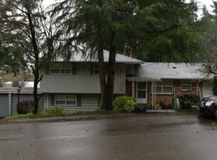 390 Mount Hood Dr SW, Issaquah, WA 98027