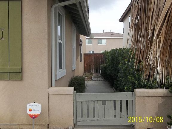 3rd image of 27686 Auburn Ln