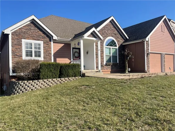 16001 Harold Dr, Belton, MO 64012