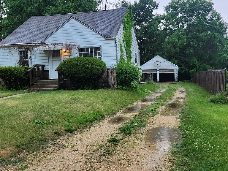 714 Albert Ave — Photo 3