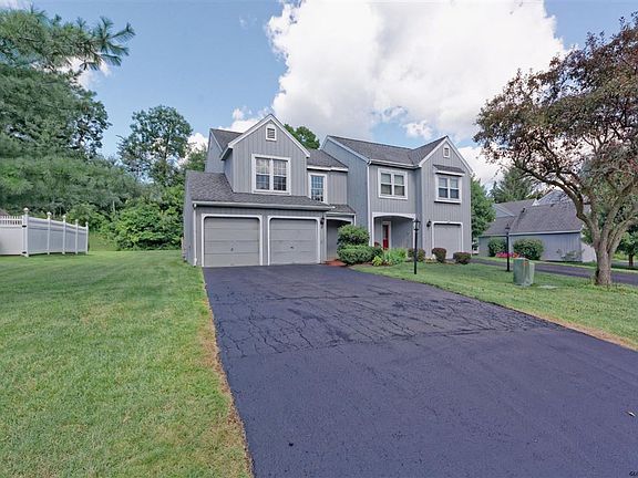 3rd image of 7 Greystone Dr