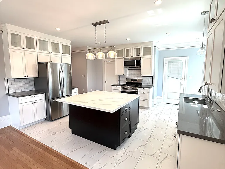 800 York St #800 — Photo 2