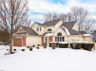 16951 Walnut Creek Dr, Strongsville, OH