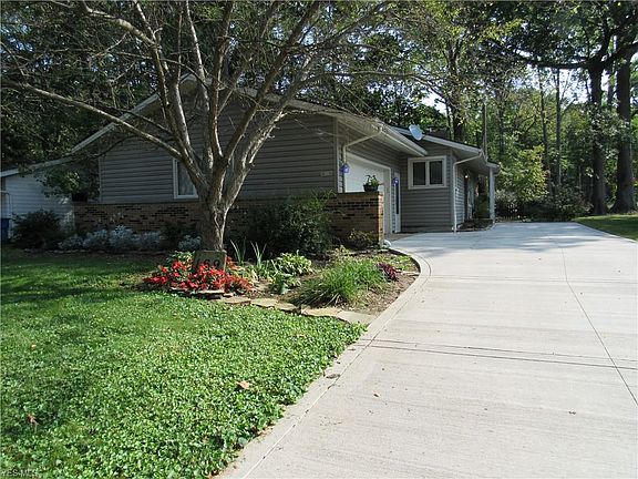 5th image of 169 Woodhill Dr