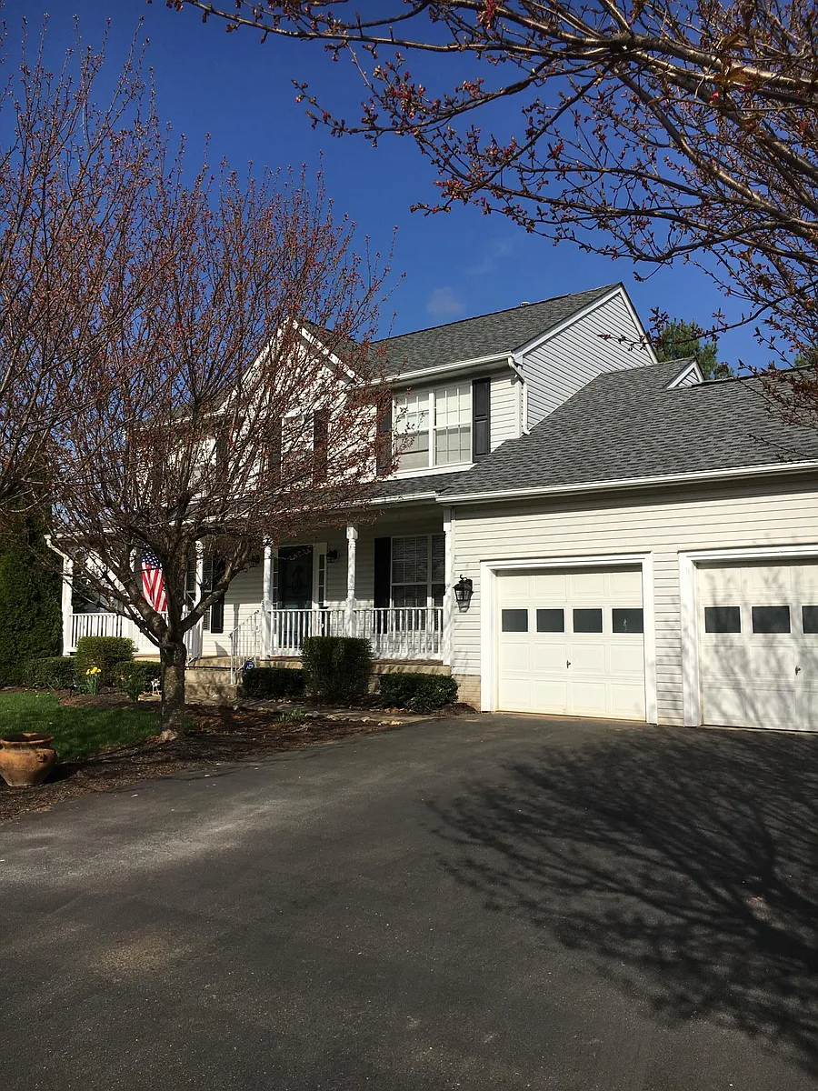 Front - 301 Jackson Dr