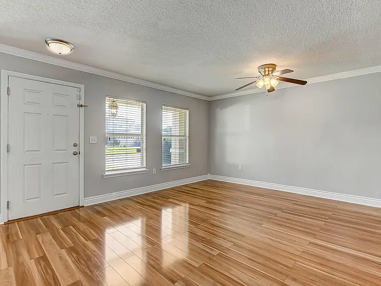 1412 Dunns Lake Dr — Photo 13