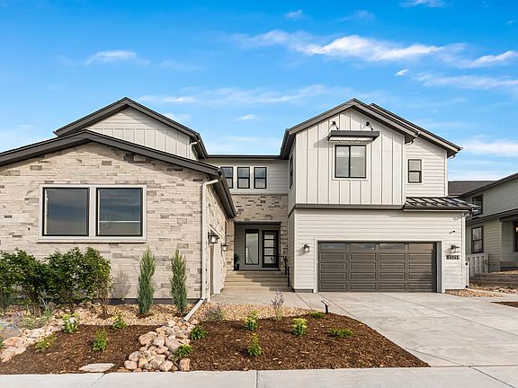 Amelia Model Exterior