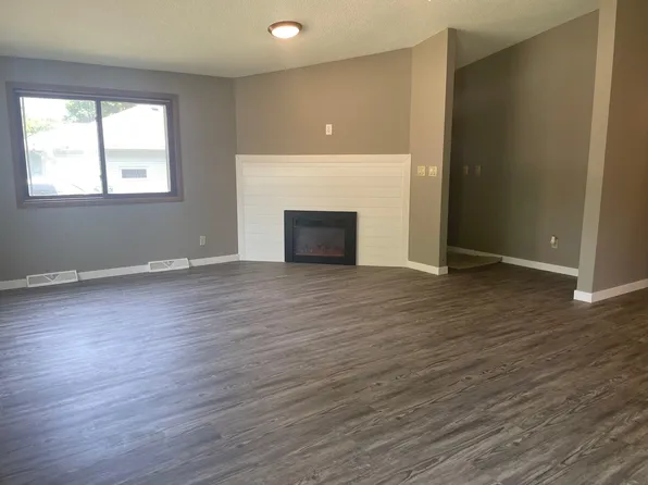 535 Bluff St NE, Hutchinson, MN 55350