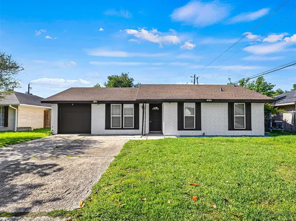 3907 Sandy Meadow Ln, Houston, TX 77039