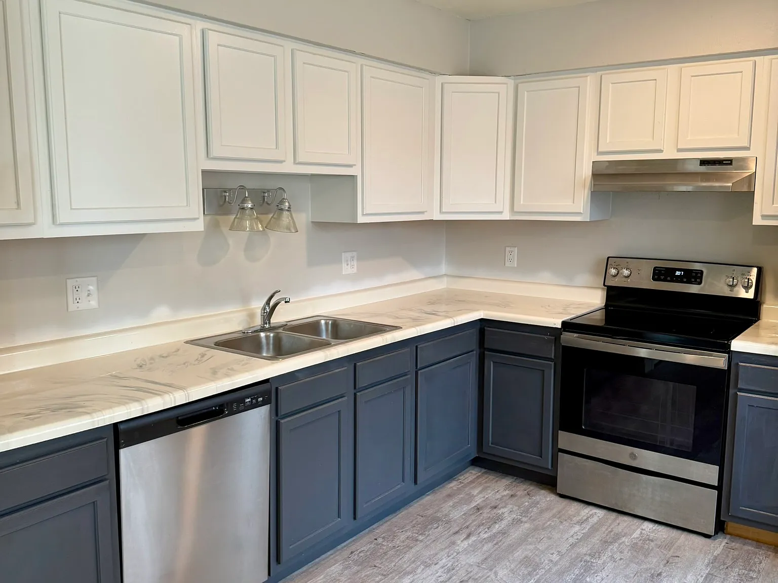 2 bed, $1,588 — Photo 2
