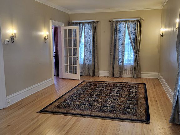 4th image of 513 E Chapin St