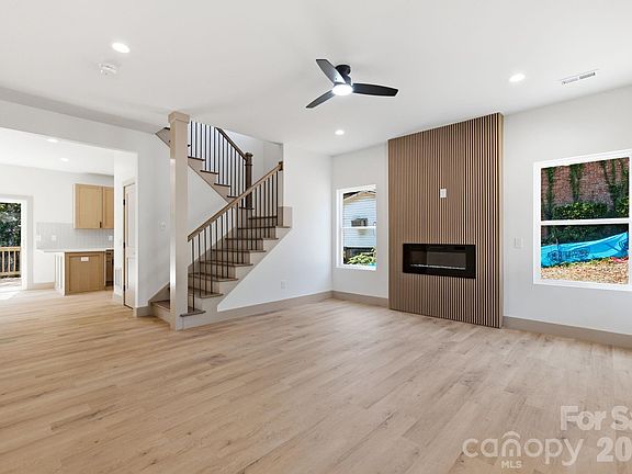4th image of 1830 31st St NE
