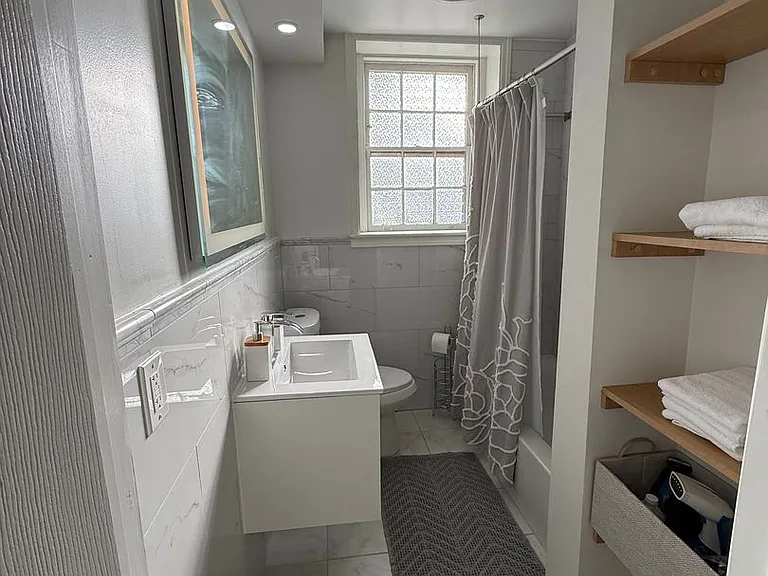 1013 N Elm St #A1 — Photo 14