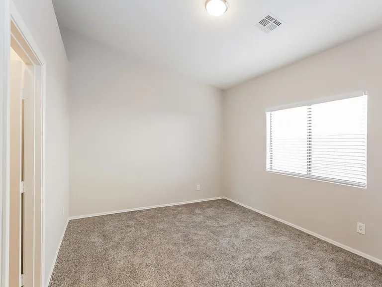 6412 W Hilton Ave — Photo 13