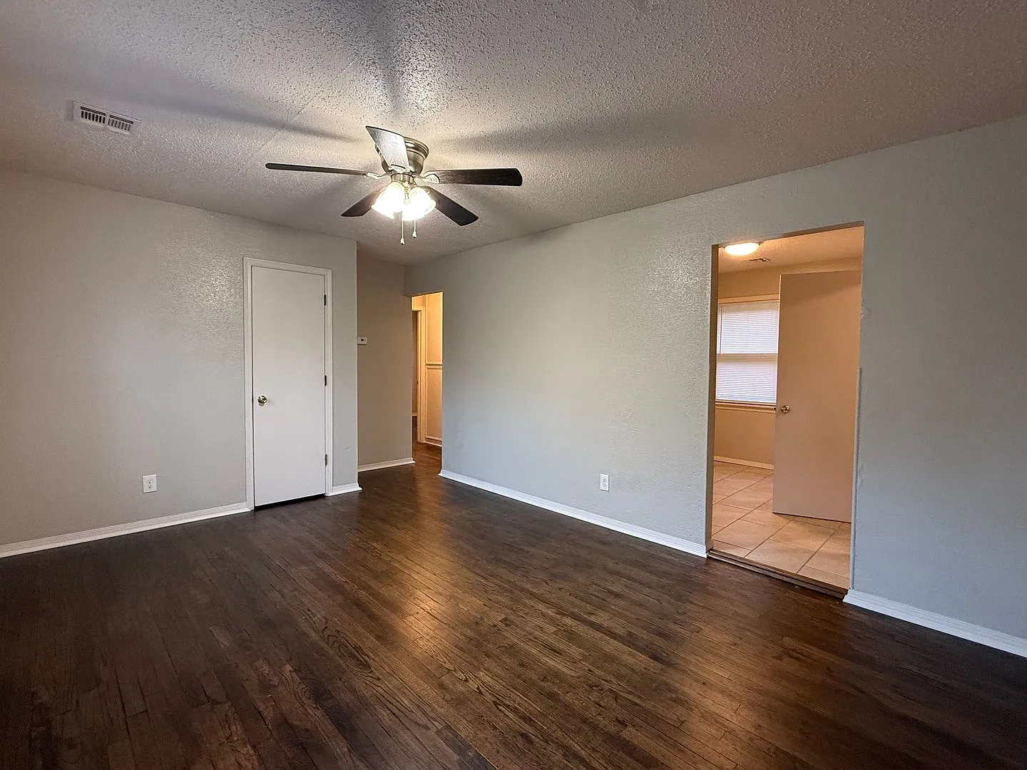 4509 S Handley - 2 Bedroom, 1 Bathroom with a 1-Car Garage — Photo 3