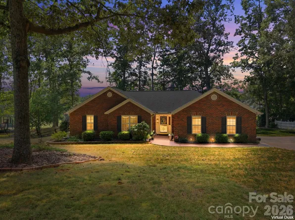 712 Wildwood Dr, Salisbury, NC 28146