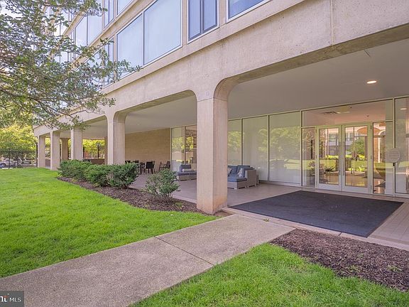 3rd image of 1101 3rd St SW APT 610