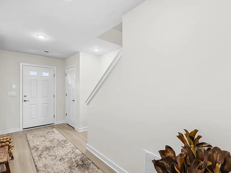 19 Tumblehome Rd — Photo 2