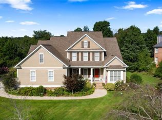 17 Starlight Dr, Cartersville, GA 30121