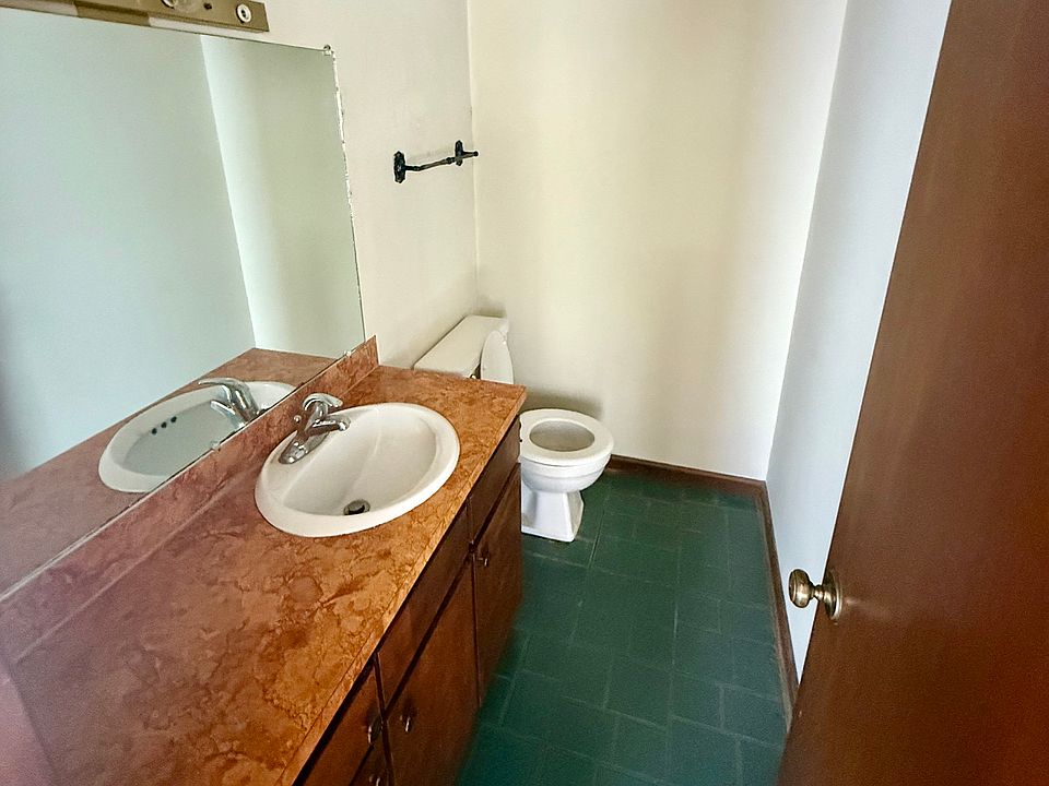 2nd image of 138 Valley View Dr #4