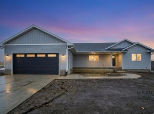 1513 Prairie Dr, Grundy Center, IA