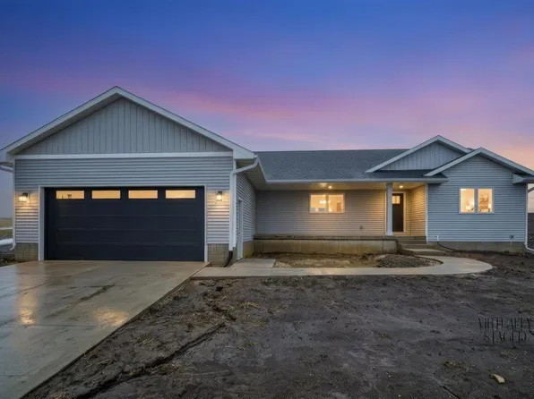 1513 Prairie Dr, Grundy Center, IA 50638