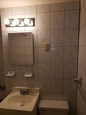 5th image of 11 W 82nd St APT 1