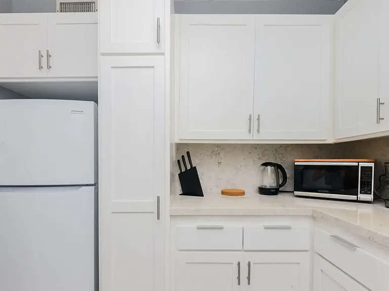 401 S Rodeo Dr #F2 — Photo 9