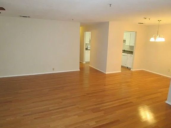 4th image of 5212 Cordova Ave