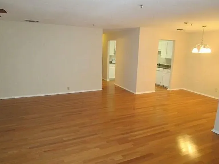 5212 Cordova Ave — Photo 4