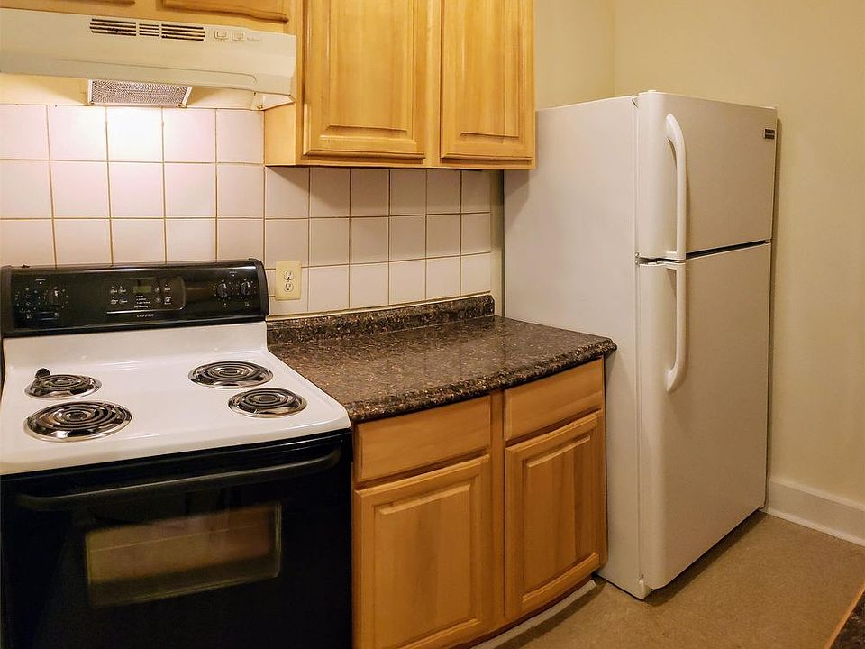 2nd image of 5702 Radecke Ave APT B3