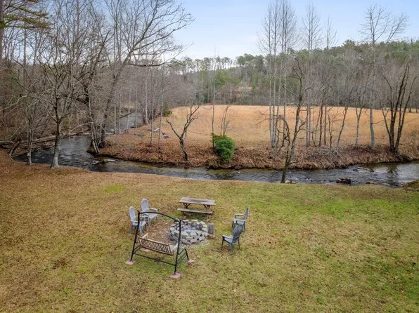 321 Laurel Cir, Blue Ridge, GA 30513