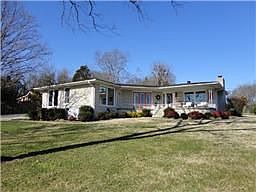 Home for Sale in Hendersonville, Tennessee $336,633