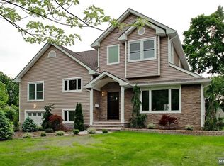 40 George Rd #X, Glen Rock, NJ 07452