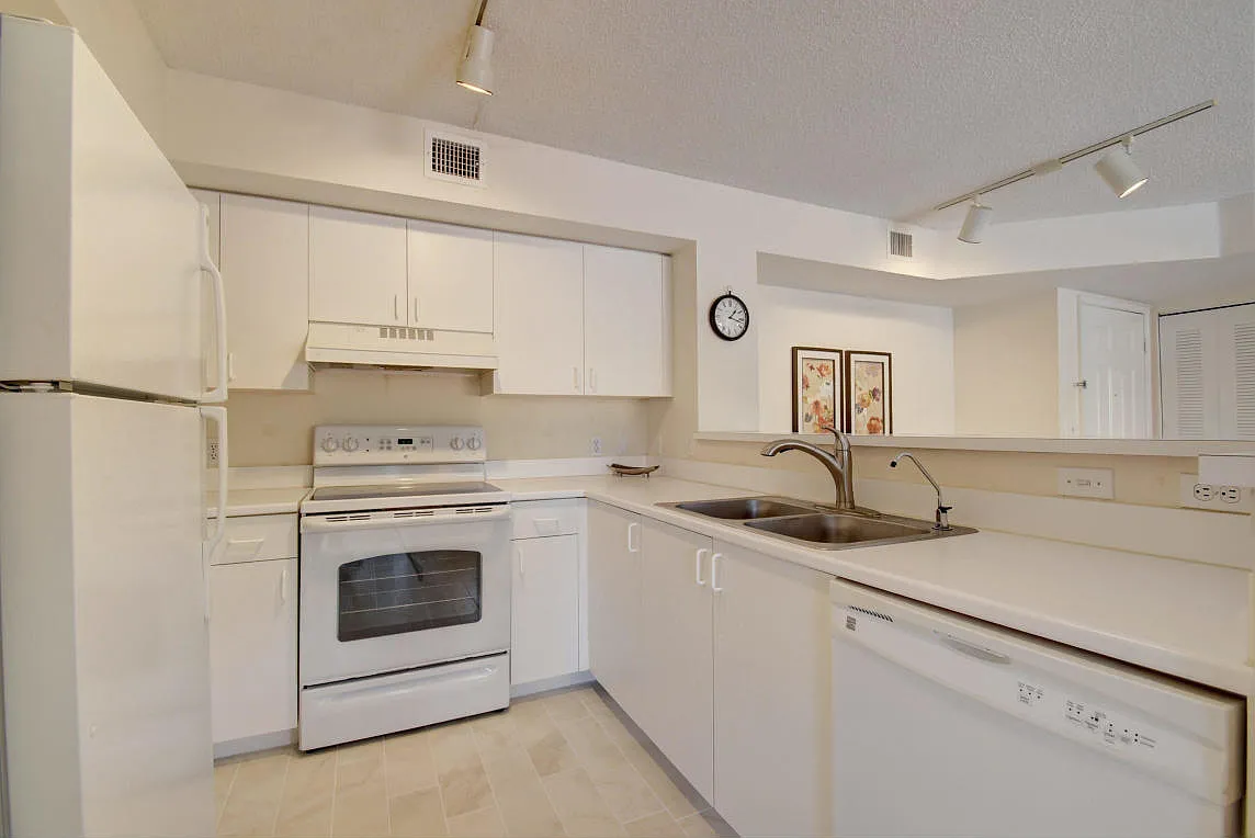 135 Yacht Club Way — Photo 1
