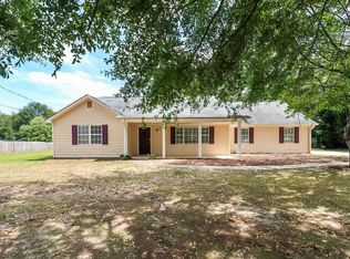 260 Meadow View Dr, Grayson, GA 30017