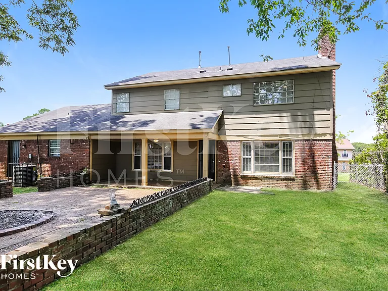 2097 Meadowview Ln — Photo 15