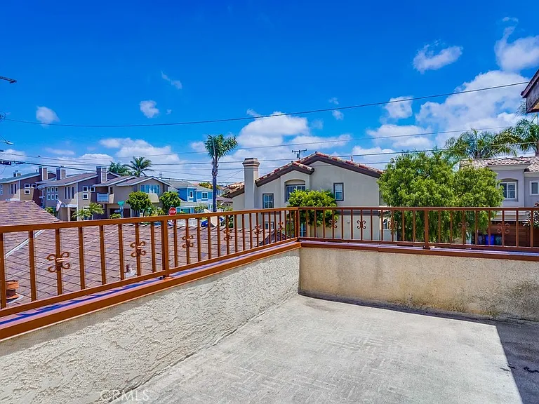 1307 Mackay Ln — Photo 44