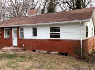 126 Tabor Rd, Oak Ridge, TN 37830