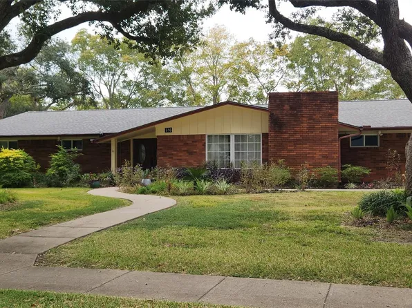 616 Cannan Dr, Angleton, TX 77515