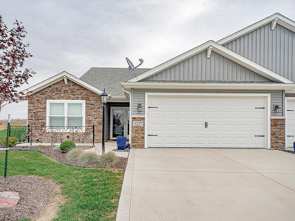 1st image of 3227 E Buell Ct
