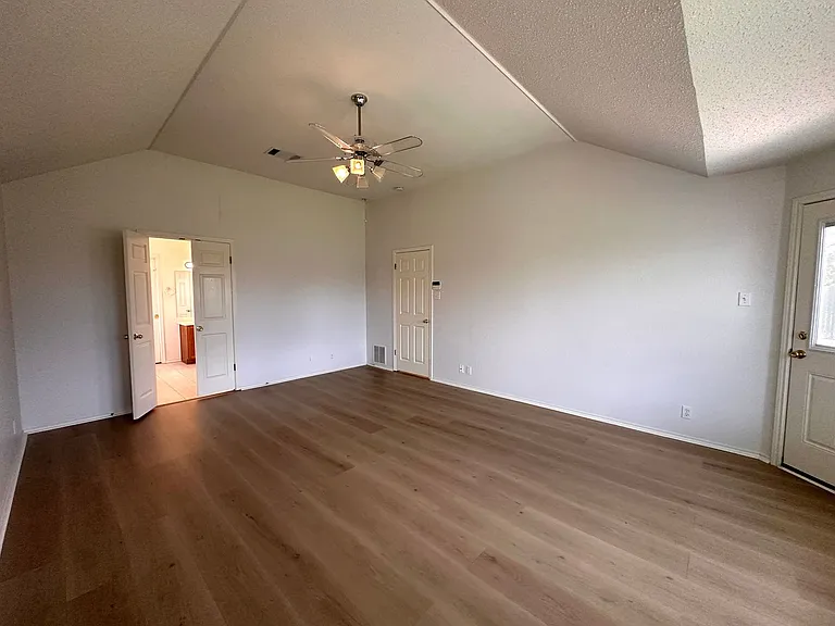 6708 Bancroft Woods Dr — Photo 20