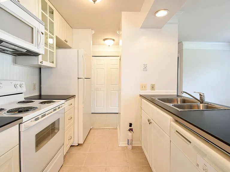 102 Chesterfield Ln #201 — Photo 24