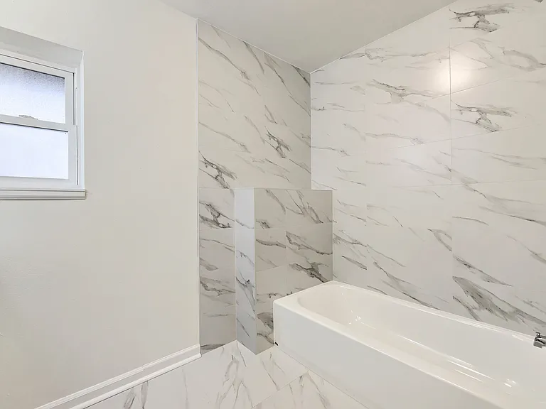 2727 Perry St — Photo 12