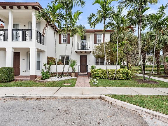 2nd image of 4765 Acadian Trail
